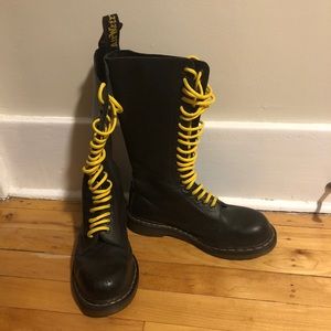 Dr. Martens Steel Toe (W9/M8)